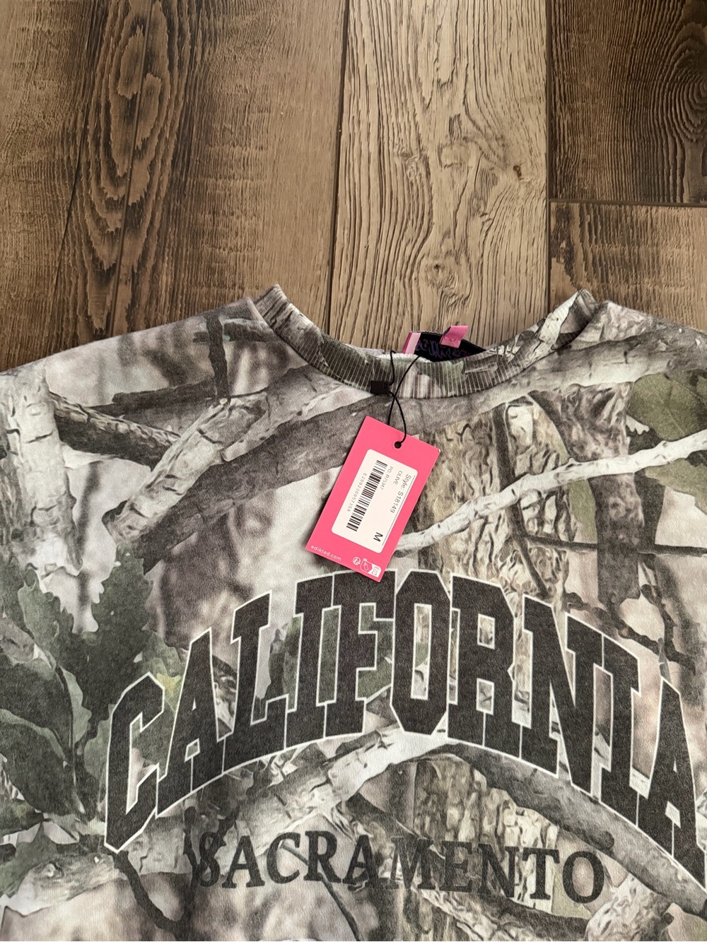 Edikted Cali Baby Camo Sweatshirt NWT Size M - Picture 3 of 5
